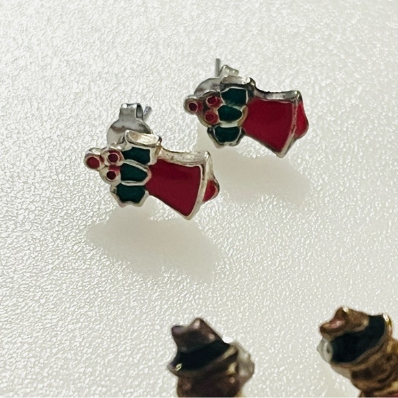 Four Sets Vintage Christmas Earring Stud Sets Santa Bell SnowmanHoliday Jewelry - Picture 6 of 16